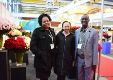 Catherine Njambi and Elseba Nella of Zeeflora Unlimited were at the fair to show their products from Kenya and were visited by Joram Kanyua.
